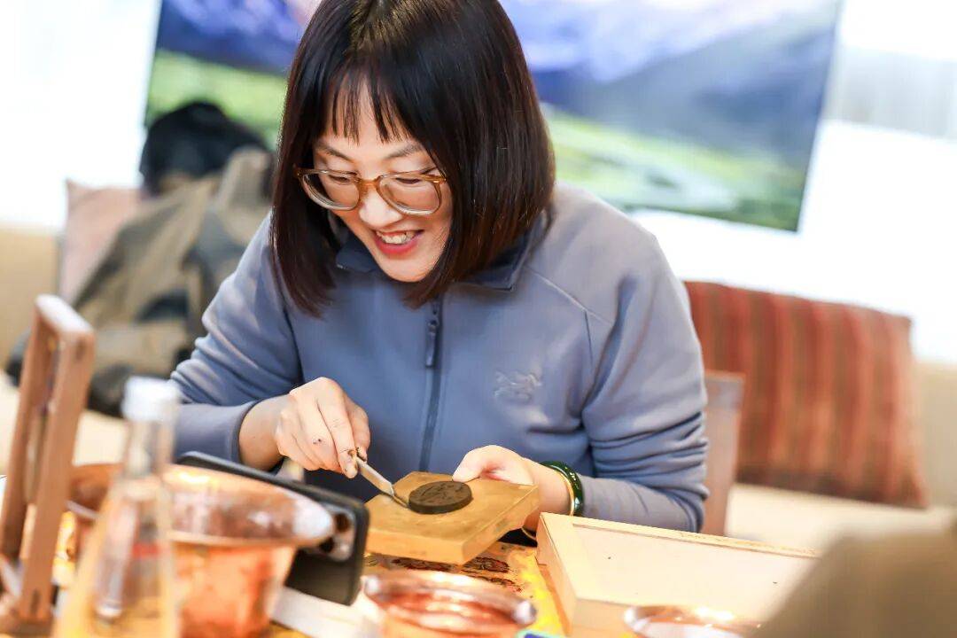 藏这份来自雪域圣境下的非凡攻略pg电子首页开宾利进藏！请收(图23)